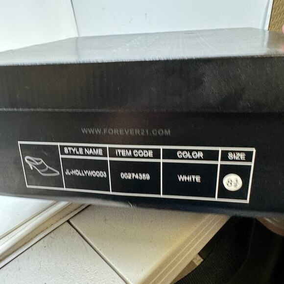 Forever 21 JL-Hollywood 3 Mules Women's Size 8.5 White Pointed Toe Patent - Picture 7 of 7